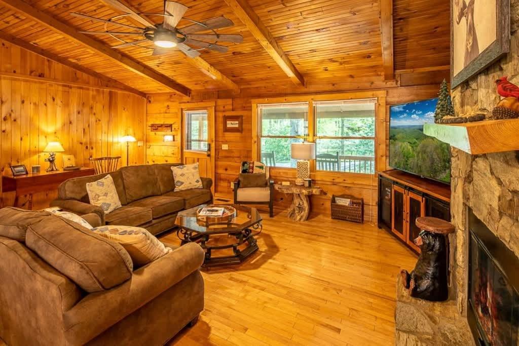 Cozy 'Grey Fox' Cabin Between Boone & Блоуинг Рок Екстериор снимка