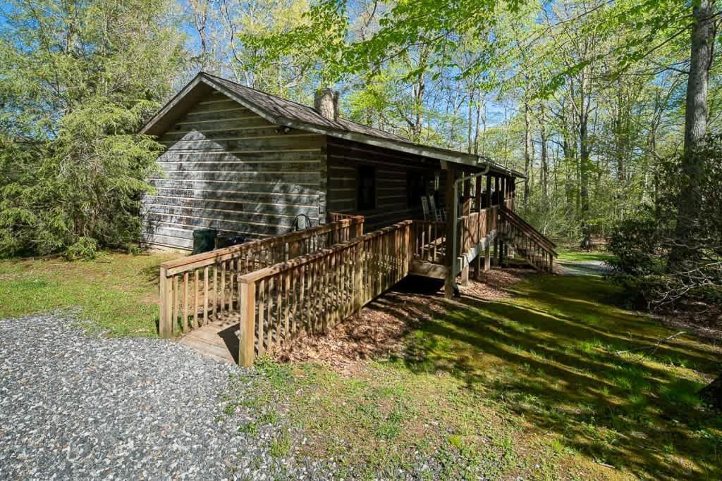 Cozy 'Grey Fox' Cabin Between Boone & Блоуинг Рок Екстериор снимка